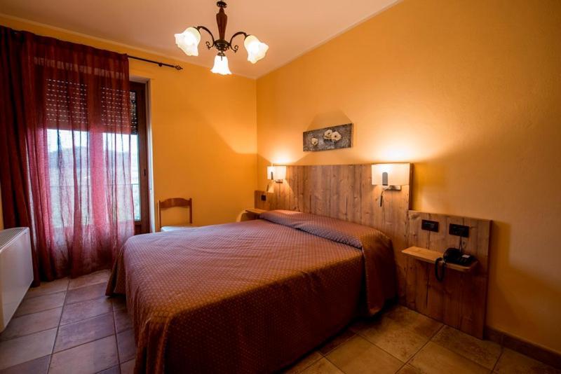 Ristorante Albergo Da Maurizio Cravanzana Εξωτερικό φωτογραφία