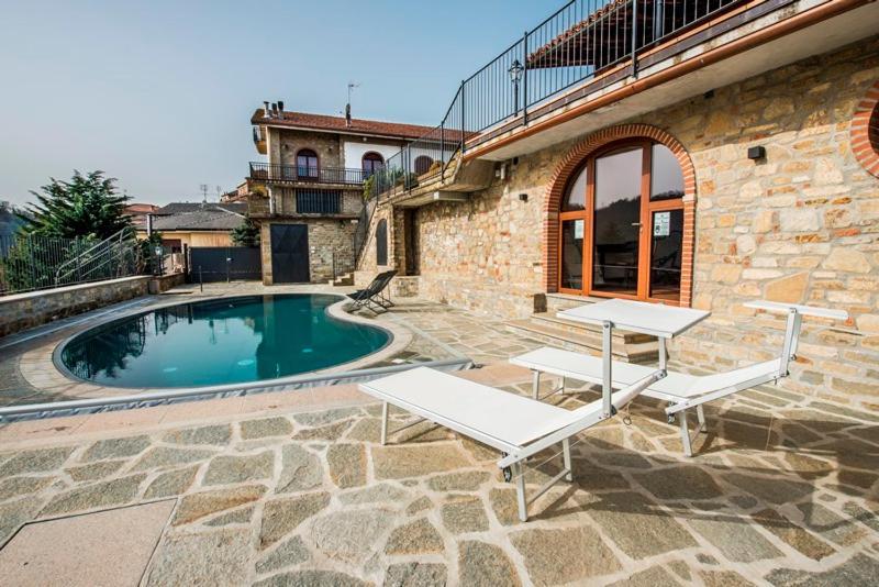 Ristorante Albergo Da Maurizio Cravanzana Εξωτερικό φωτογραφία
