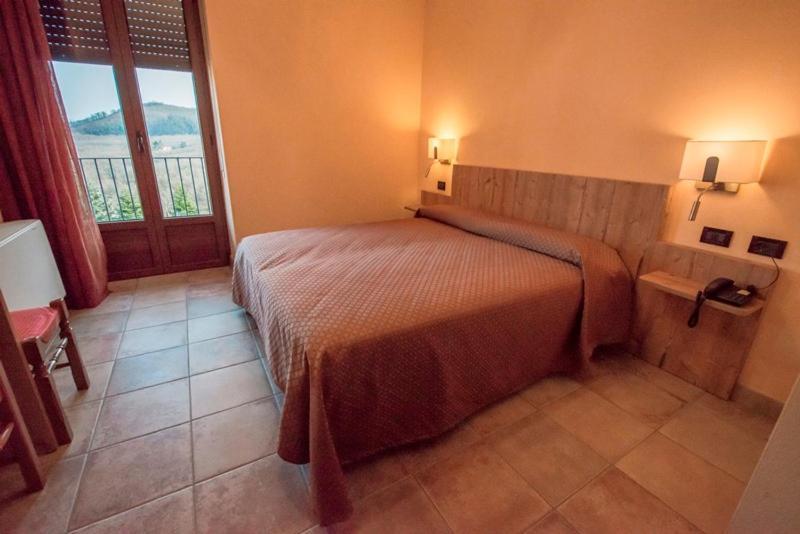 Ristorante Albergo Da Maurizio Cravanzana Εξωτερικό φωτογραφία
