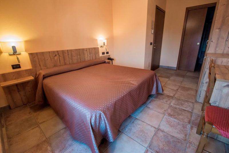 Ristorante Albergo Da Maurizio Cravanzana Εξωτερικό φωτογραφία