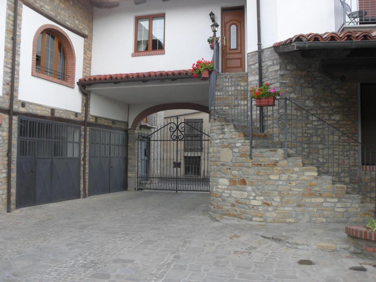 Ristorante Albergo Da Maurizio Cravanzana Εξωτερικό φωτογραφία