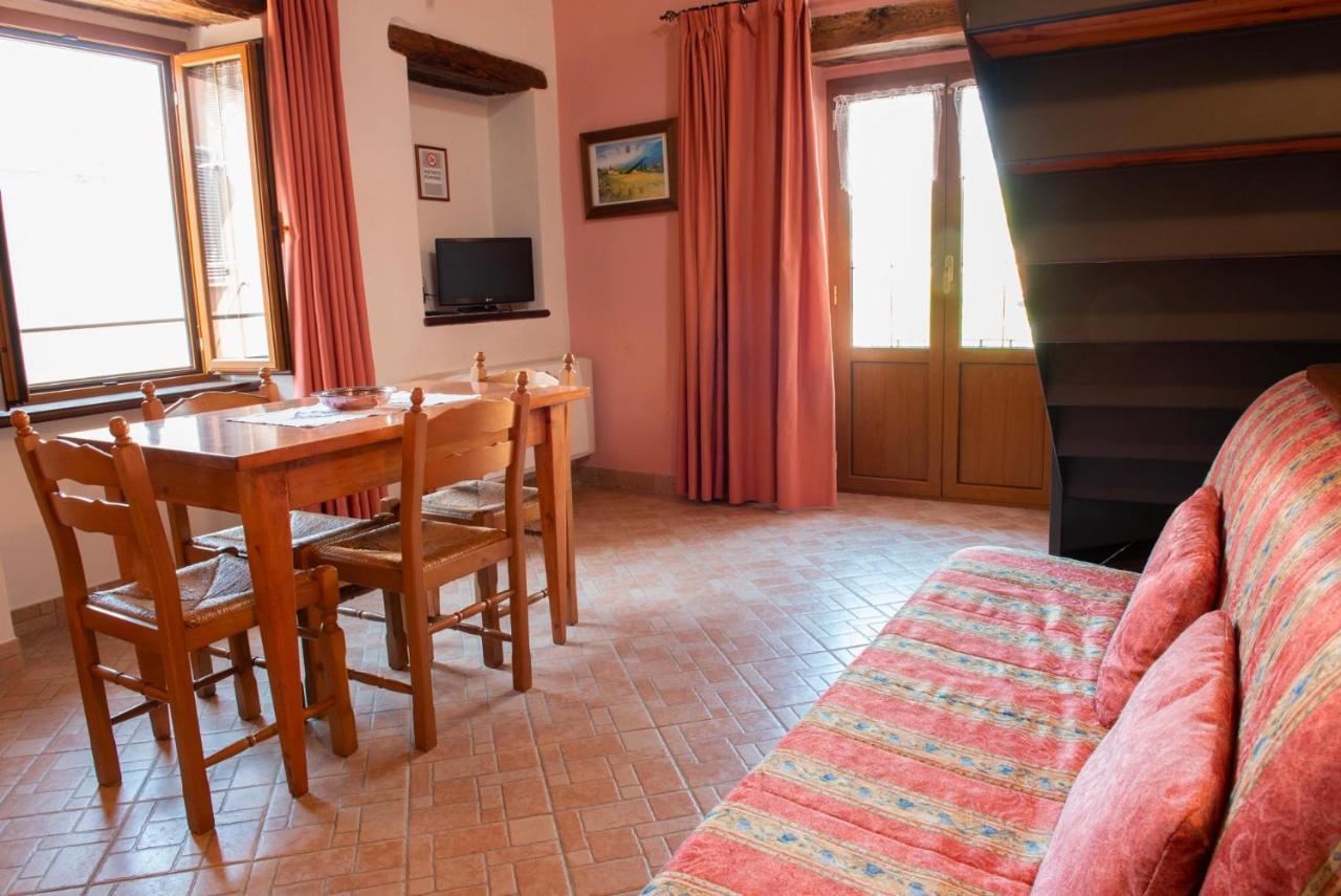 Ristorante Albergo Da Maurizio Cravanzana Εξωτερικό φωτογραφία