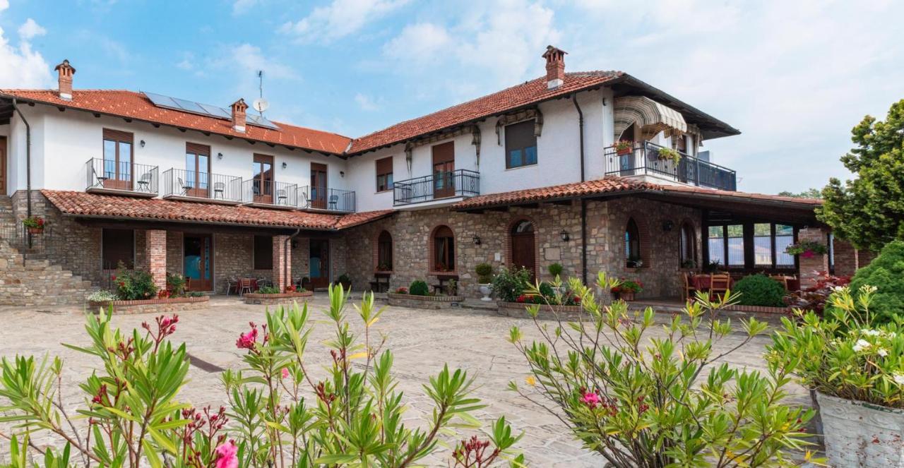 Ristorante Albergo Da Maurizio Cravanzana Εξωτερικό φωτογραφία